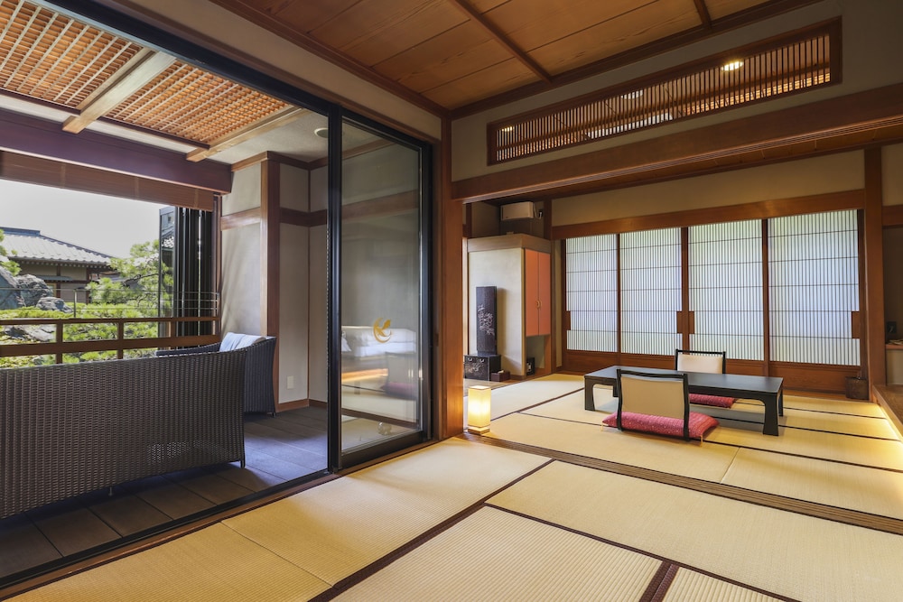 Japanese Traditional Superior Room with Open Air Bath, Garden View(No Single Use) photo 2