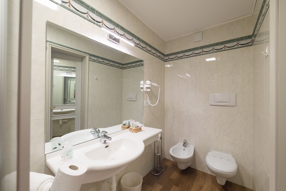 Executive Double Room (SPA Access Included) - Photo 4