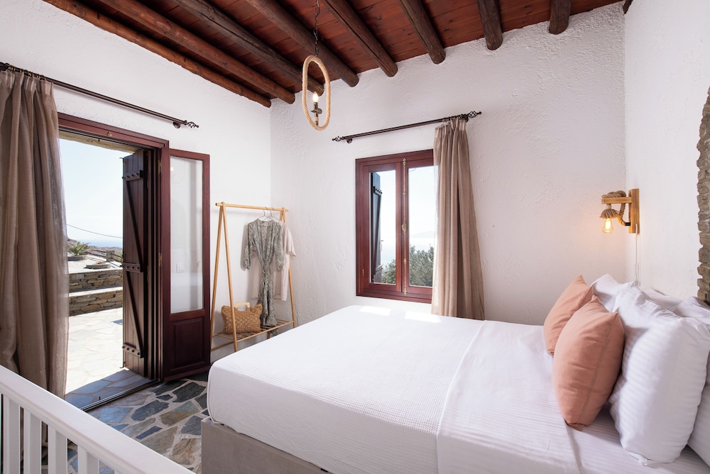 Serenity 2 Bedroom Maisonette with Panoramic Sea View