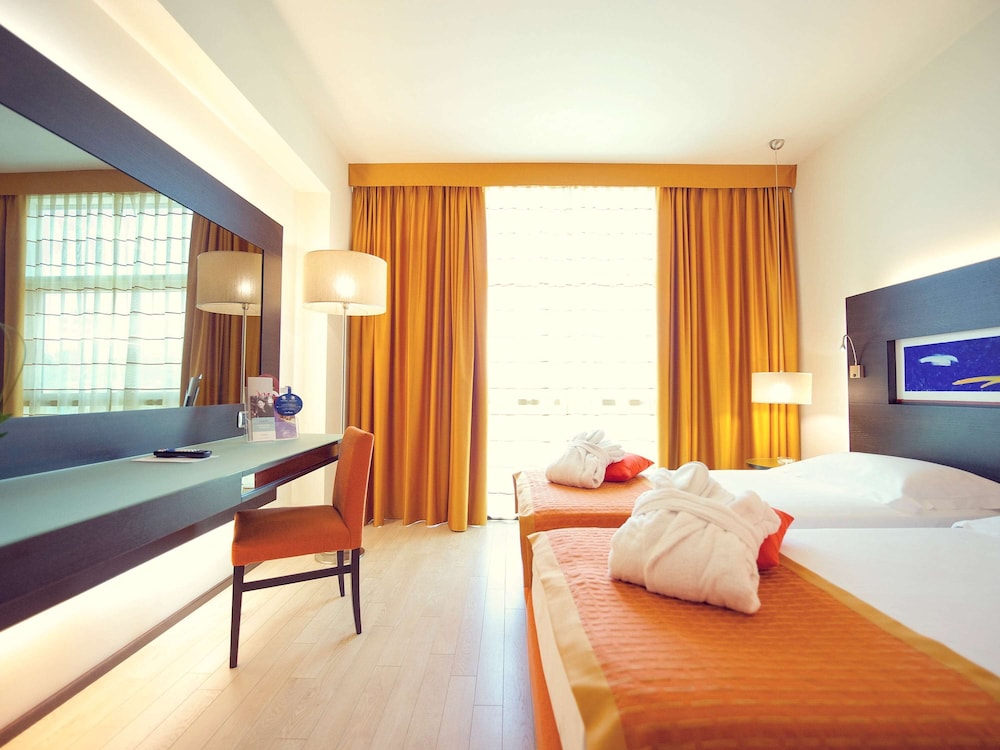 Standard Room, 2 Twin Beds - Photo 1