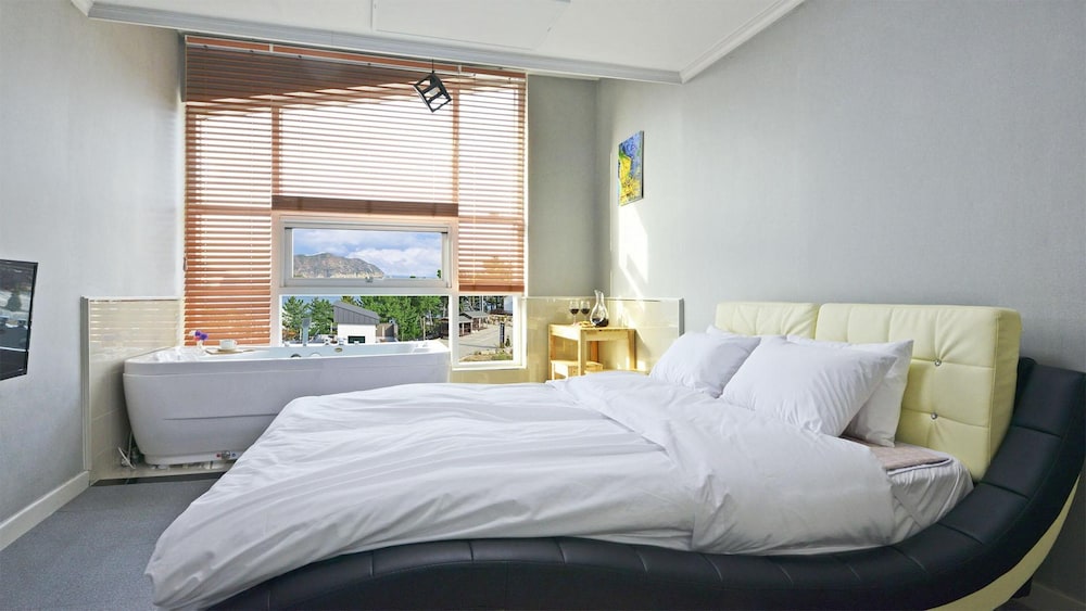 Basic Room, 1 Bedroom (303(SPA)) - Photo 1