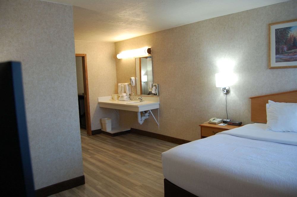 Suite, 1 Queen Bed with Sofa bed, Accessible, Non Smoking - Photo 5