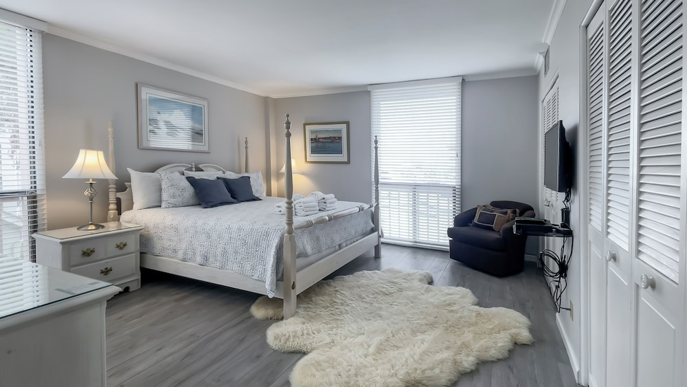 Villa, Multiple Beds, Kitchen (1034 Caravel Court)