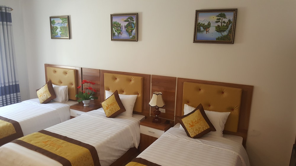 Deluxe Family Room with Garden View photo 1