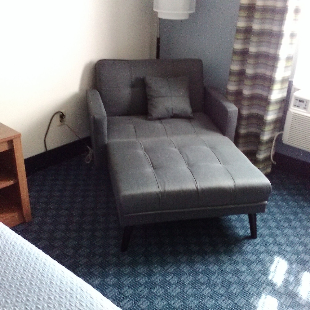 Deluxe Room, 1 King Bed (Bigger Room/Bigger TV) photo 2