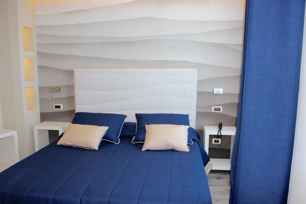 Deluxe Double Room, Non Smoking, Sea View - Photo 2