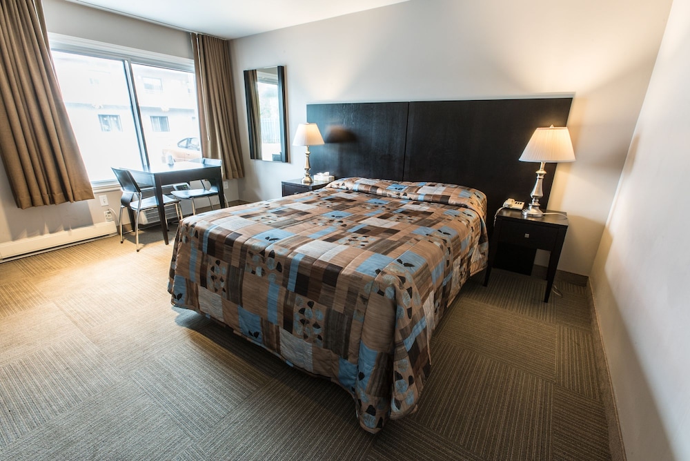 Standard Room, 1 Queen Bed, Non Smoking photo 3
