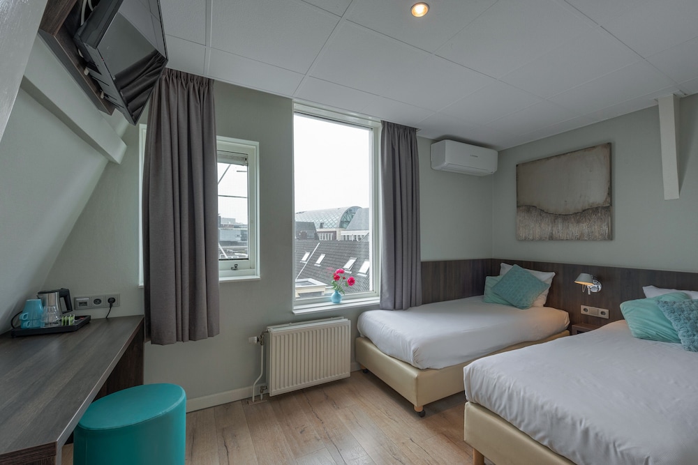 Standard Room, 2 Twin Beds photo 2