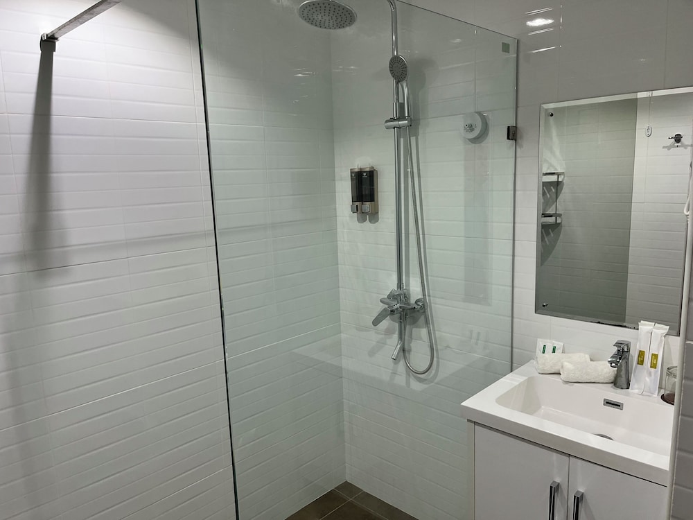 Deluxe Suite - Photo 2