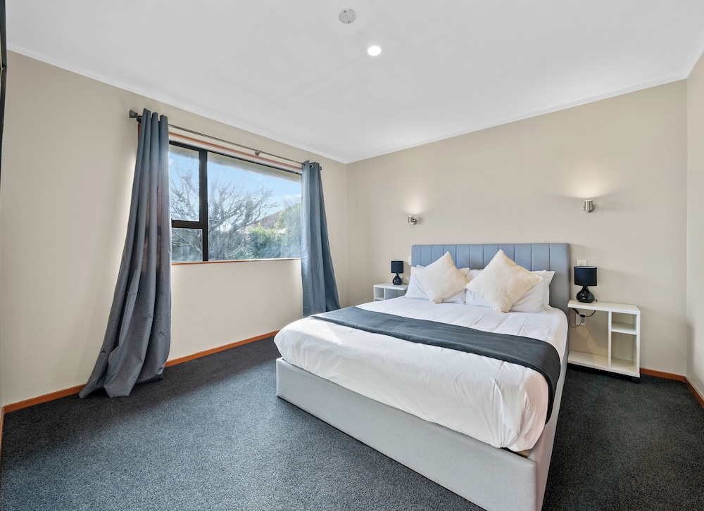 Luxury Apartment, 3 Bedrooms, Kitchenette photo 1