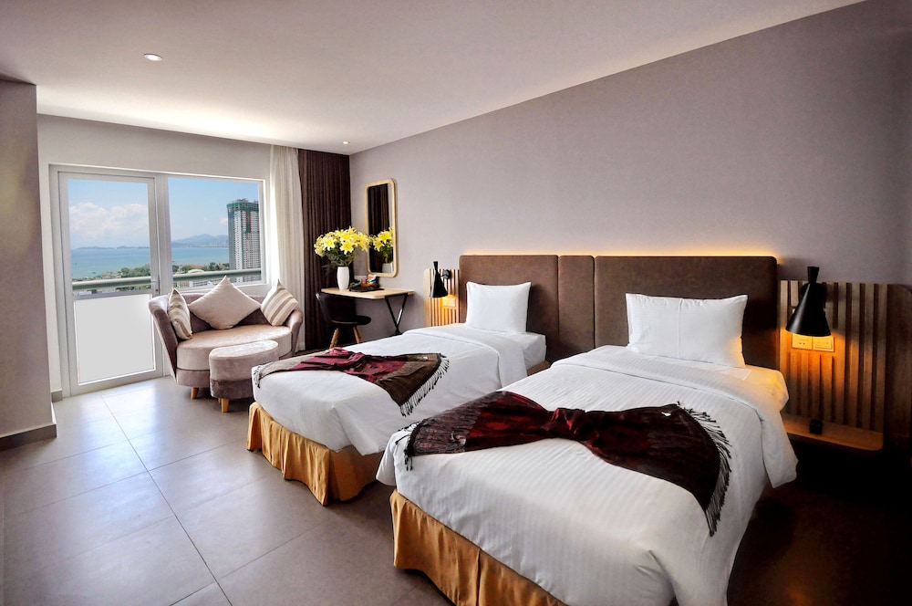 Deluxe Room, Sea View - Photo 5
