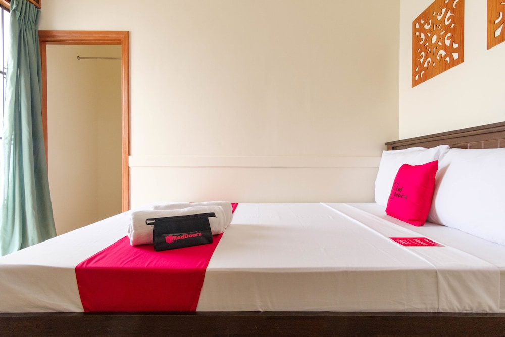 Double Room (Reddoorz) - Photo 3