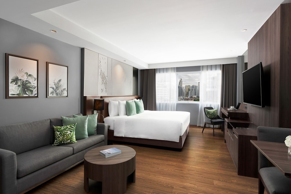 Deluxe Studio, 1 King Bed photo 1