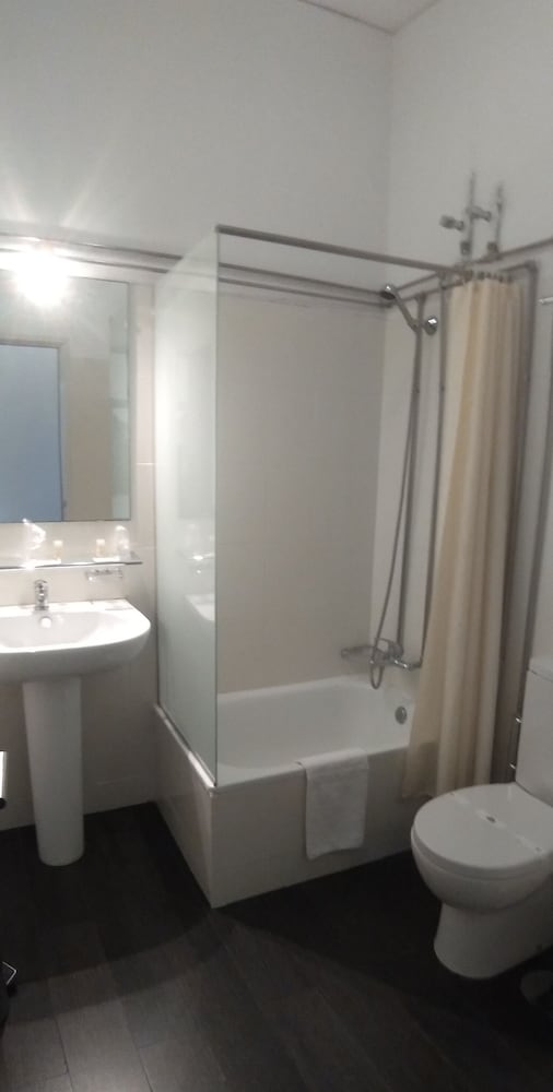Standard Triple Room, 3 Twin Beds - Photo 2