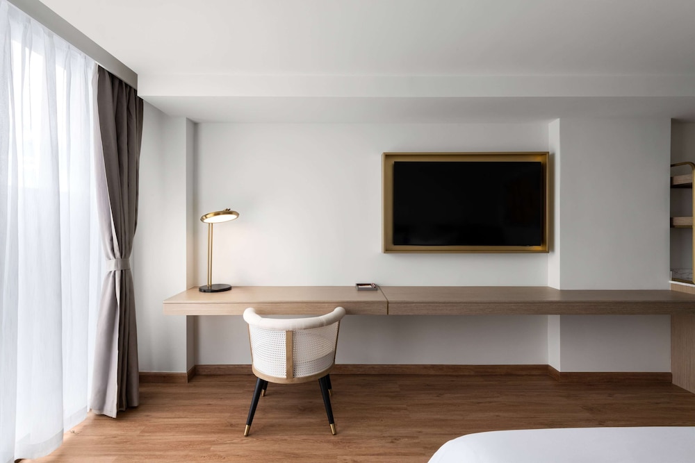 Room, 2 Double Beds, Non Smoking, Balcony - Photo 9