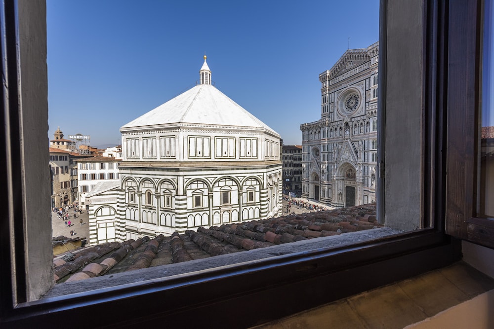 Suite, Terrace (Duomo View) thumbnail 5