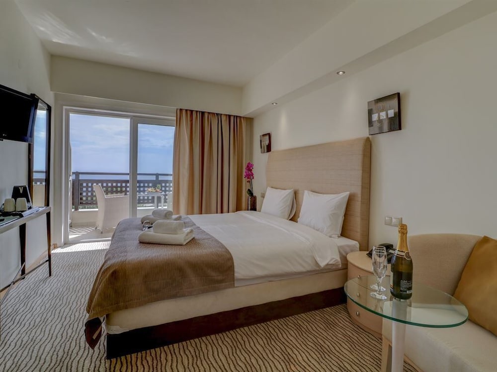 Double Room, Partial Sea View photo 2