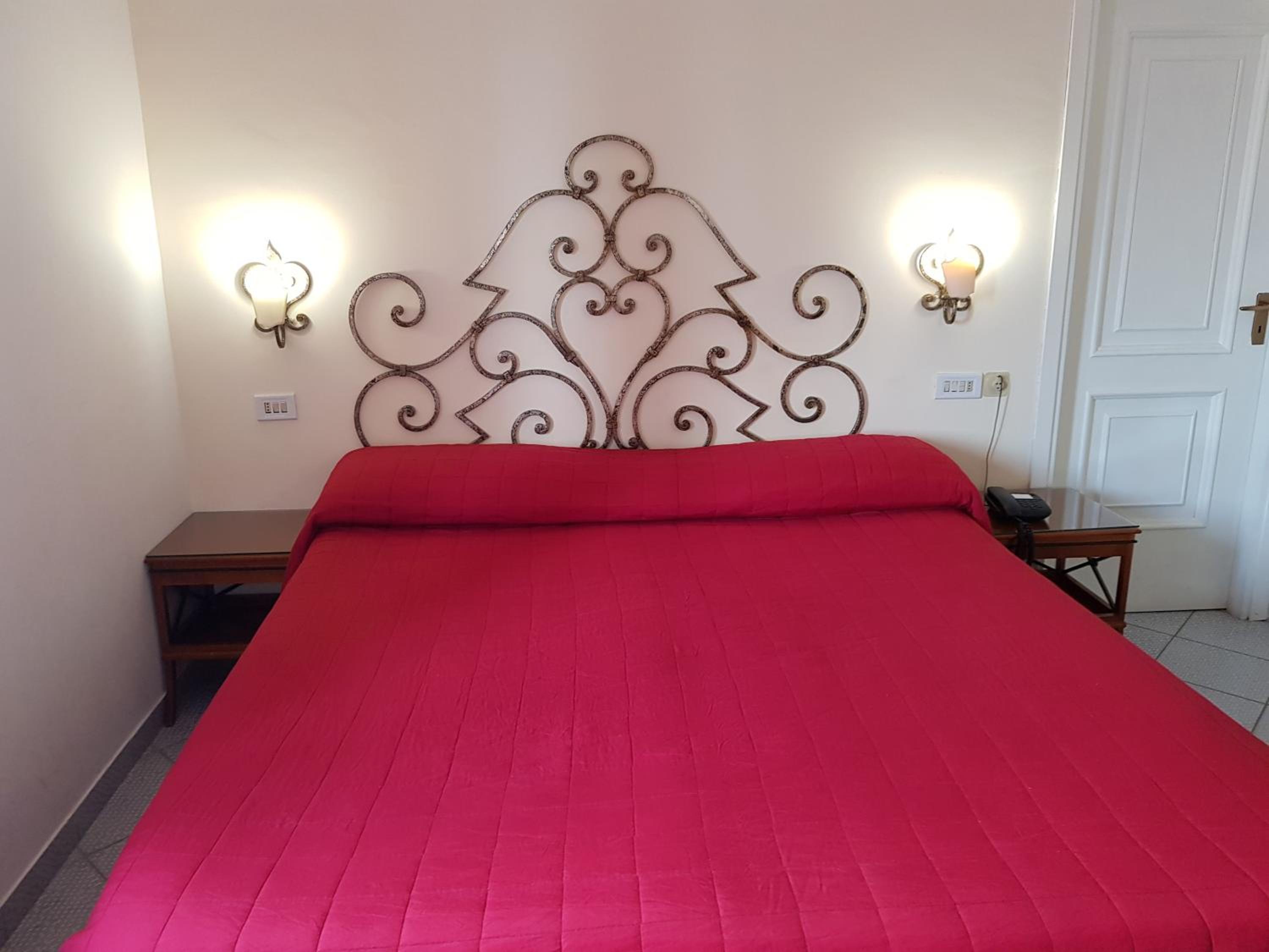 Standard Double or Twin Room photo 2
