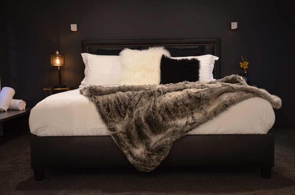 Luxury Villa, 1 Bedroom, Fireplace (4 Villa Single Night) photo 1