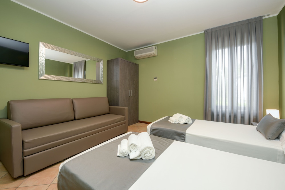 Triple Room - Photo 1