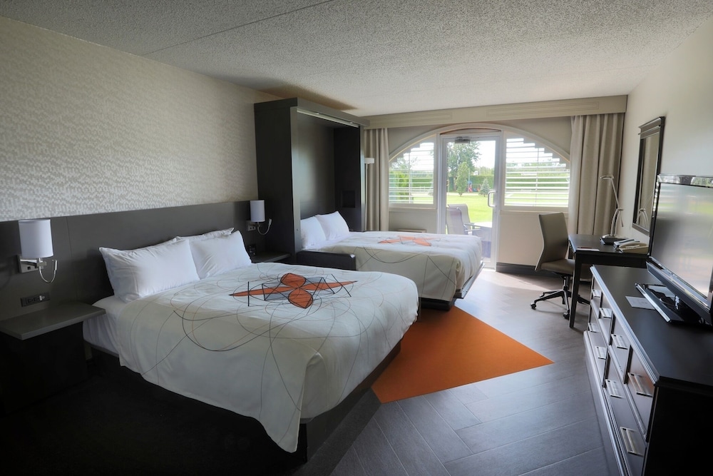 Standard Room Terrace, 1 Queen Bed and 1 Queen Murply Bed