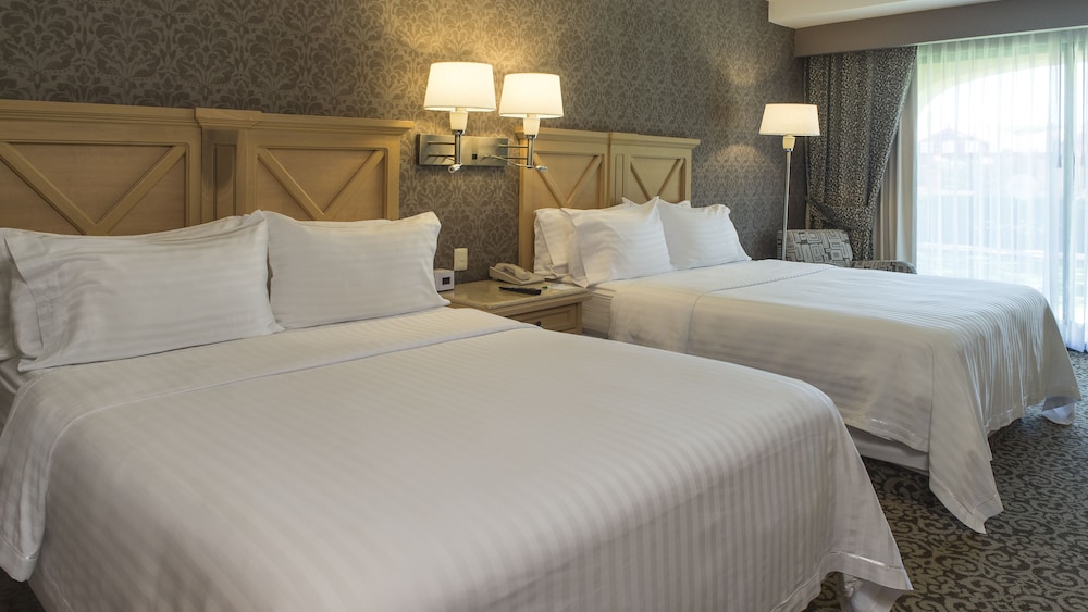 Standard Room, 2 Queen Beds, Ground Floor - Photo 2