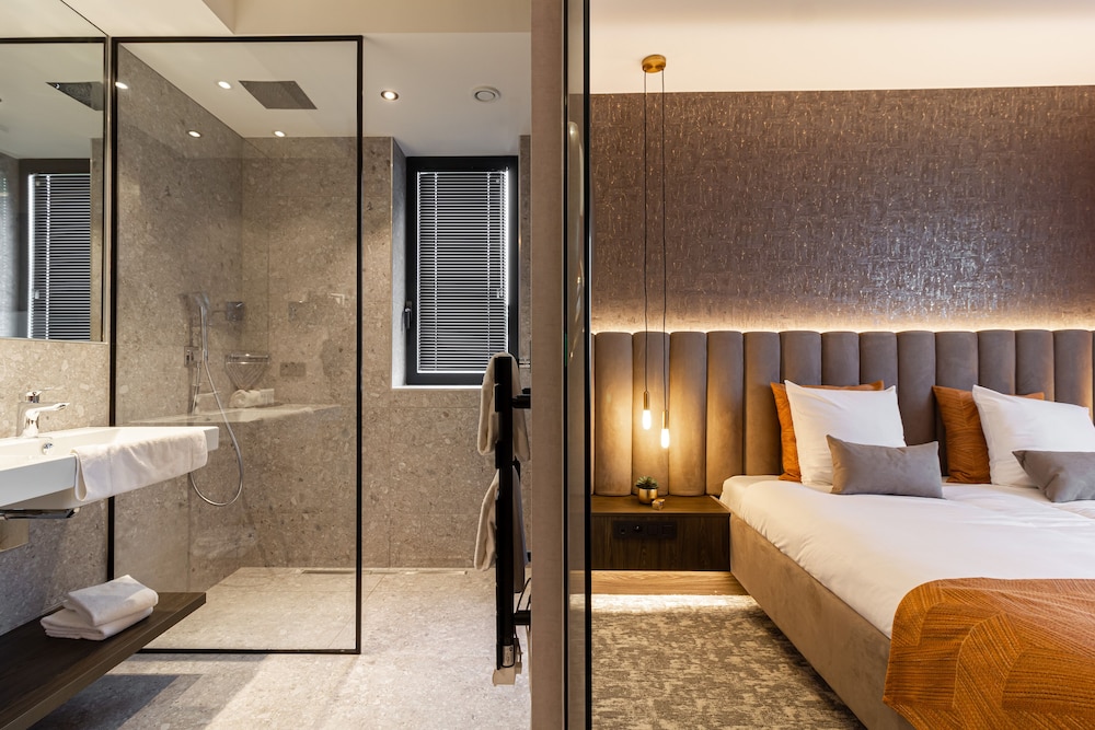 Premium Double Room photo 3