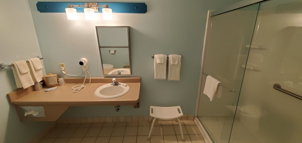Deluxe Double Room, 1 Queen Bed, Accessible, Ground Floor photo 2