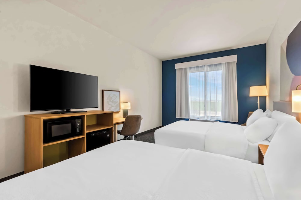 Room, 2 Queen Beds - Photo 7