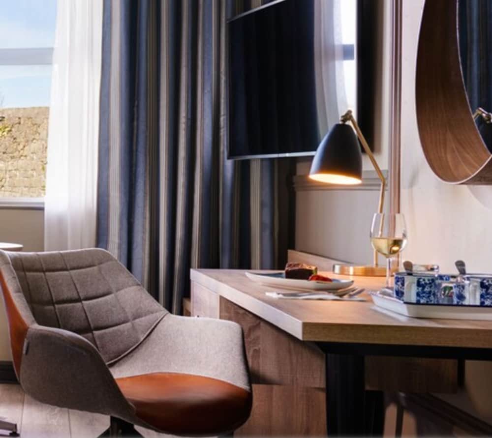 Superior King Room - Photo 3