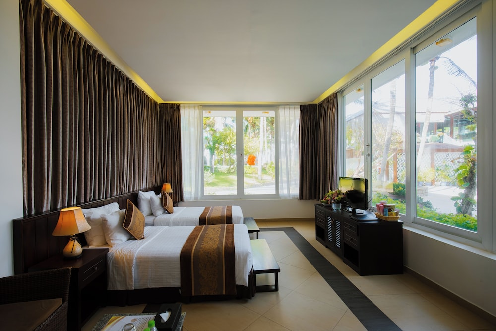 Deluxe Room, Garden View - Photo 3