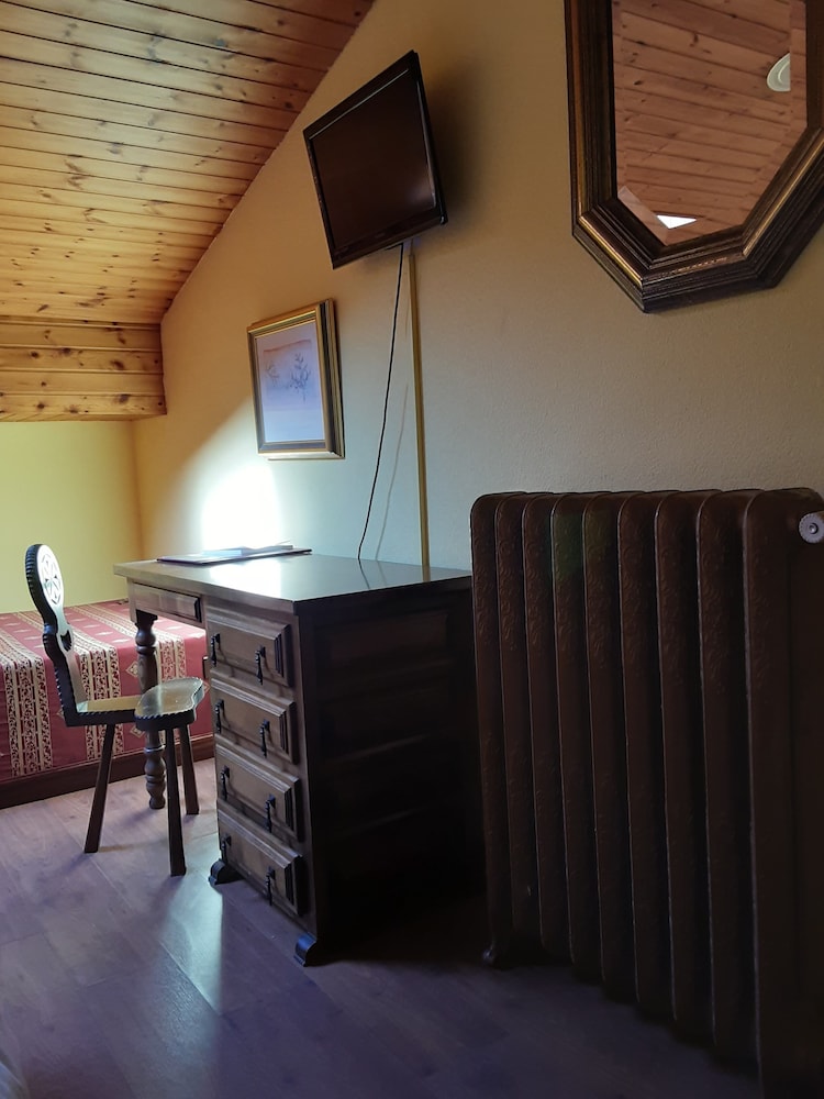 Triple Room (3 Adults) photo 3
