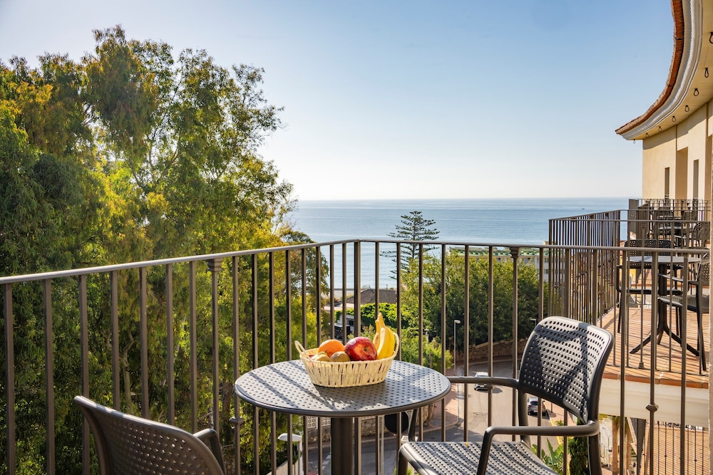 Apartment, 1 Bedroom, Pool View (1 adult) - Photo 6