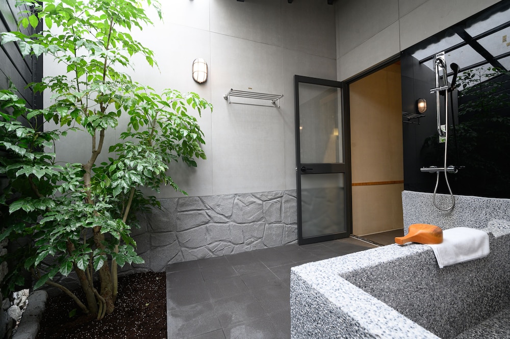Double Room with Private Bathroom - Photo 3