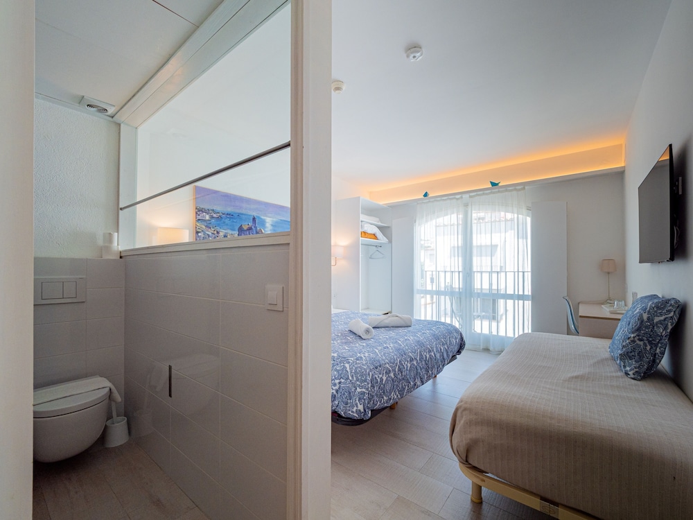 Family Room, Balcony, Partial Sea View