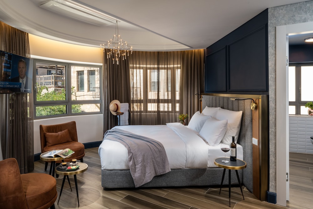 Premium Double or Twin Room photo 2