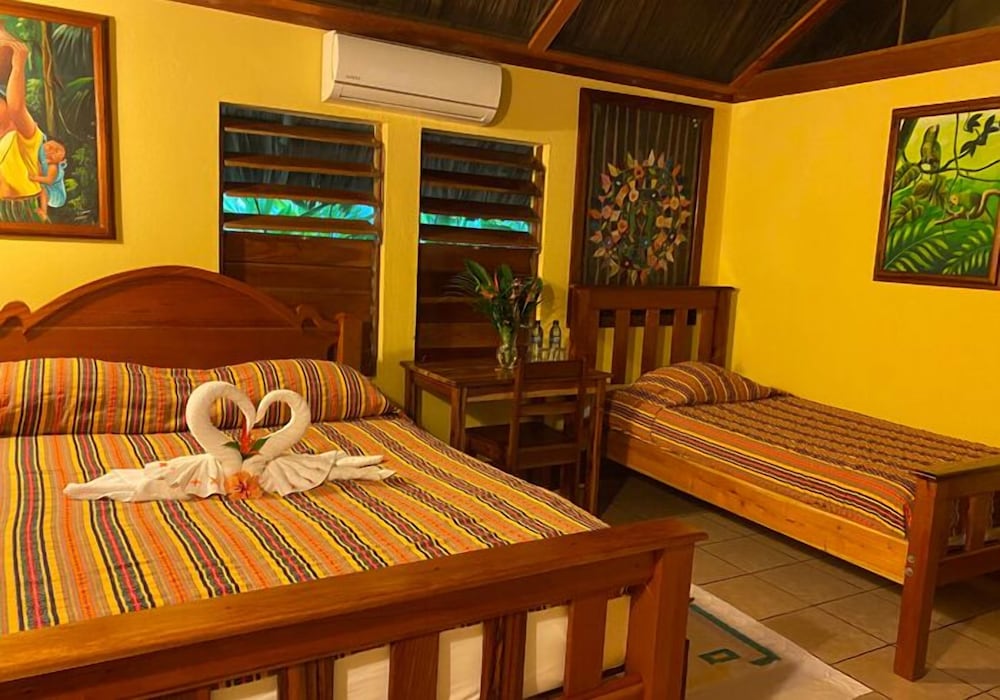 Comfort Cabin, Multiple Beds photo 1