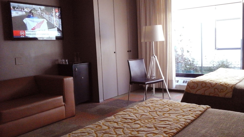 Senior Suite - Photo 1