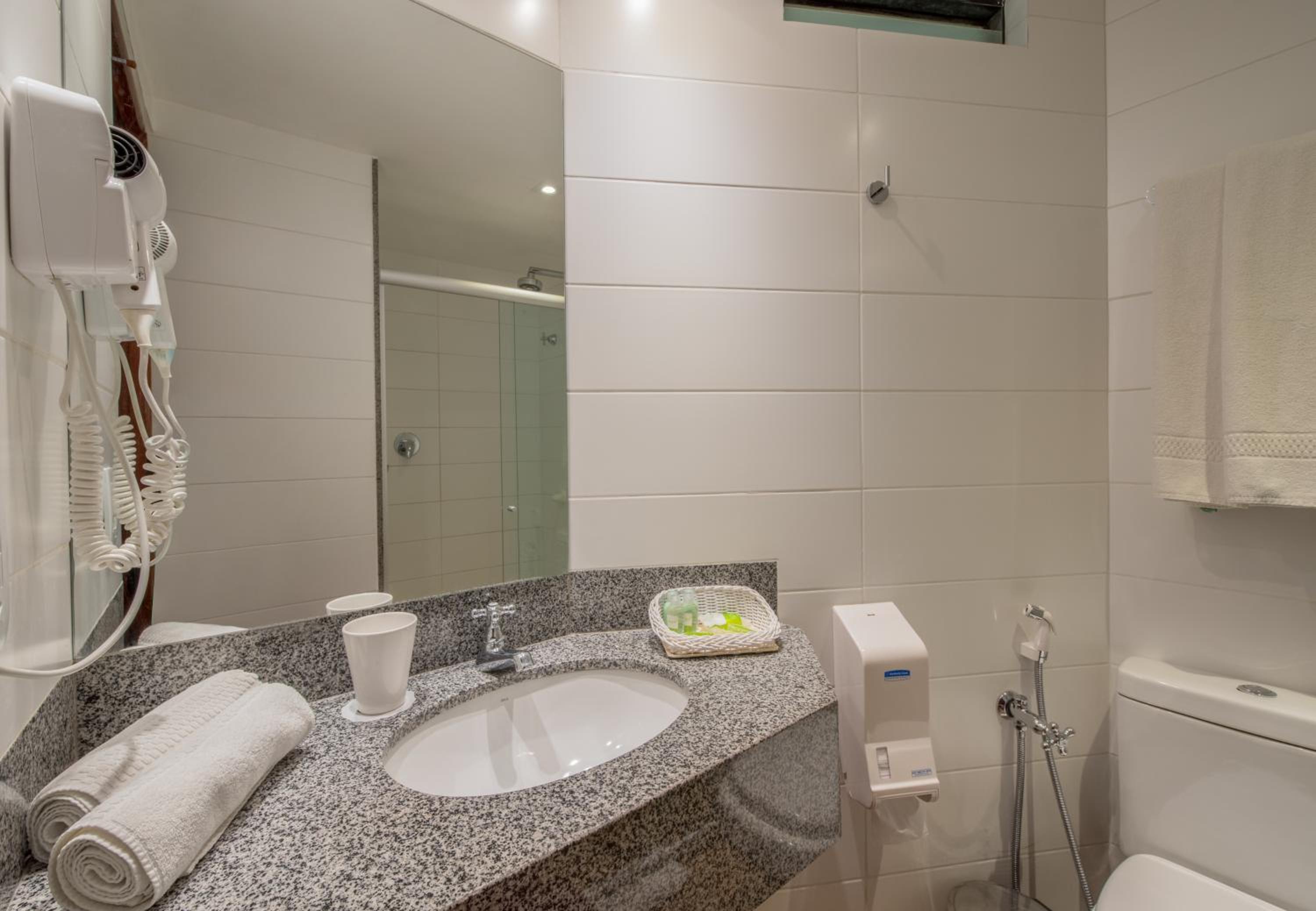 Standard Twin Room - Photo 2