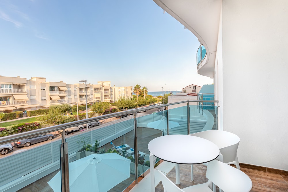 Apartment, 2 Bedrooms, Partial Sea View - Photo 5