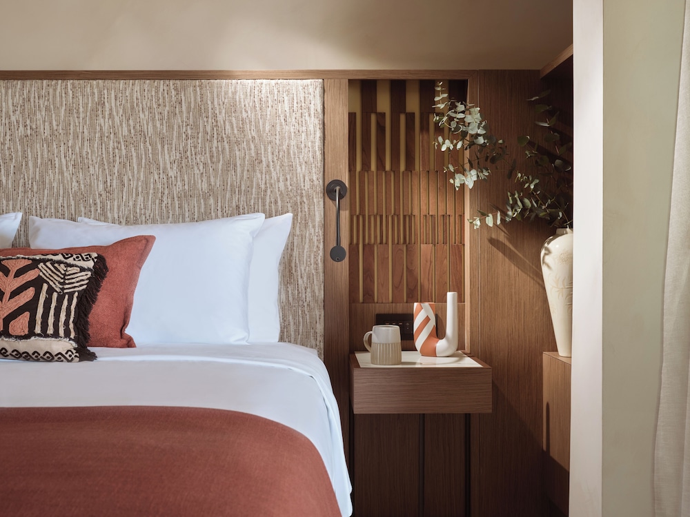 Deluxe Double Room, Garden View
