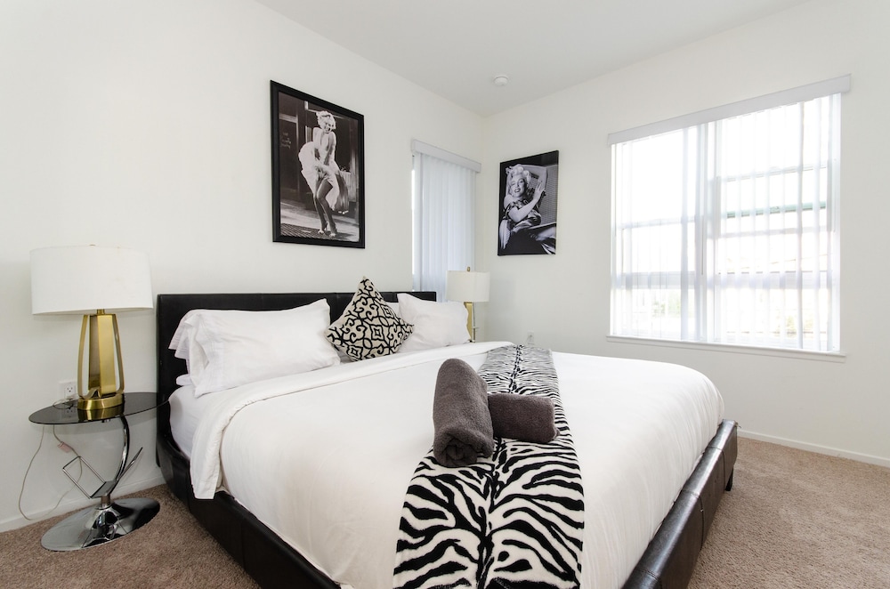 Apartment, 2 Bedrooms, 2 Bathrooms (208)