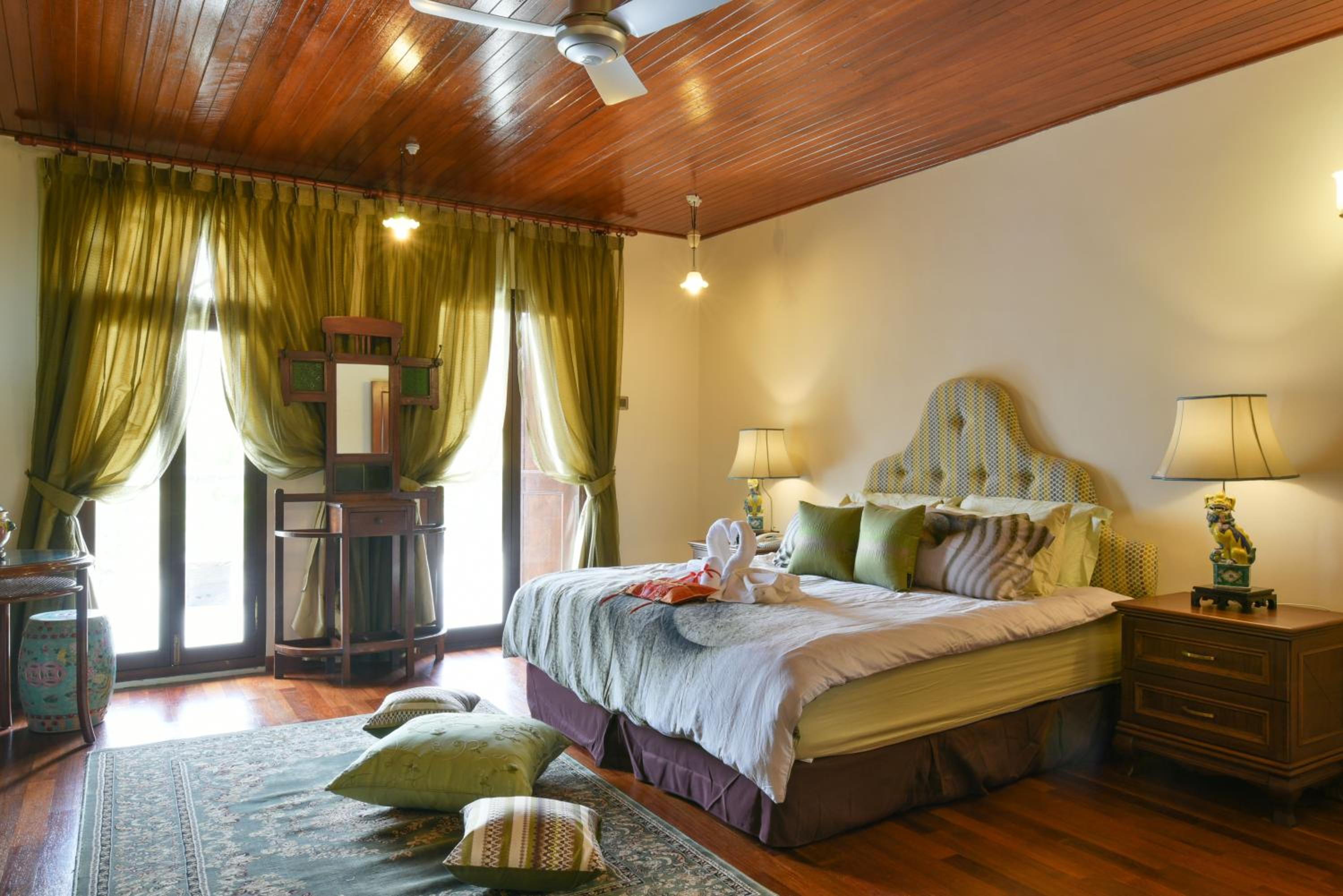 The Grand Harbor Suite
