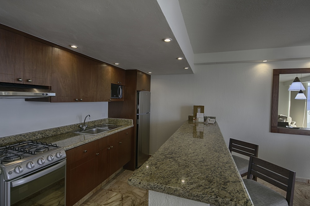 Remodeled Oceanfront 1 Bedroom Suite With Large Terrace Oceanfront