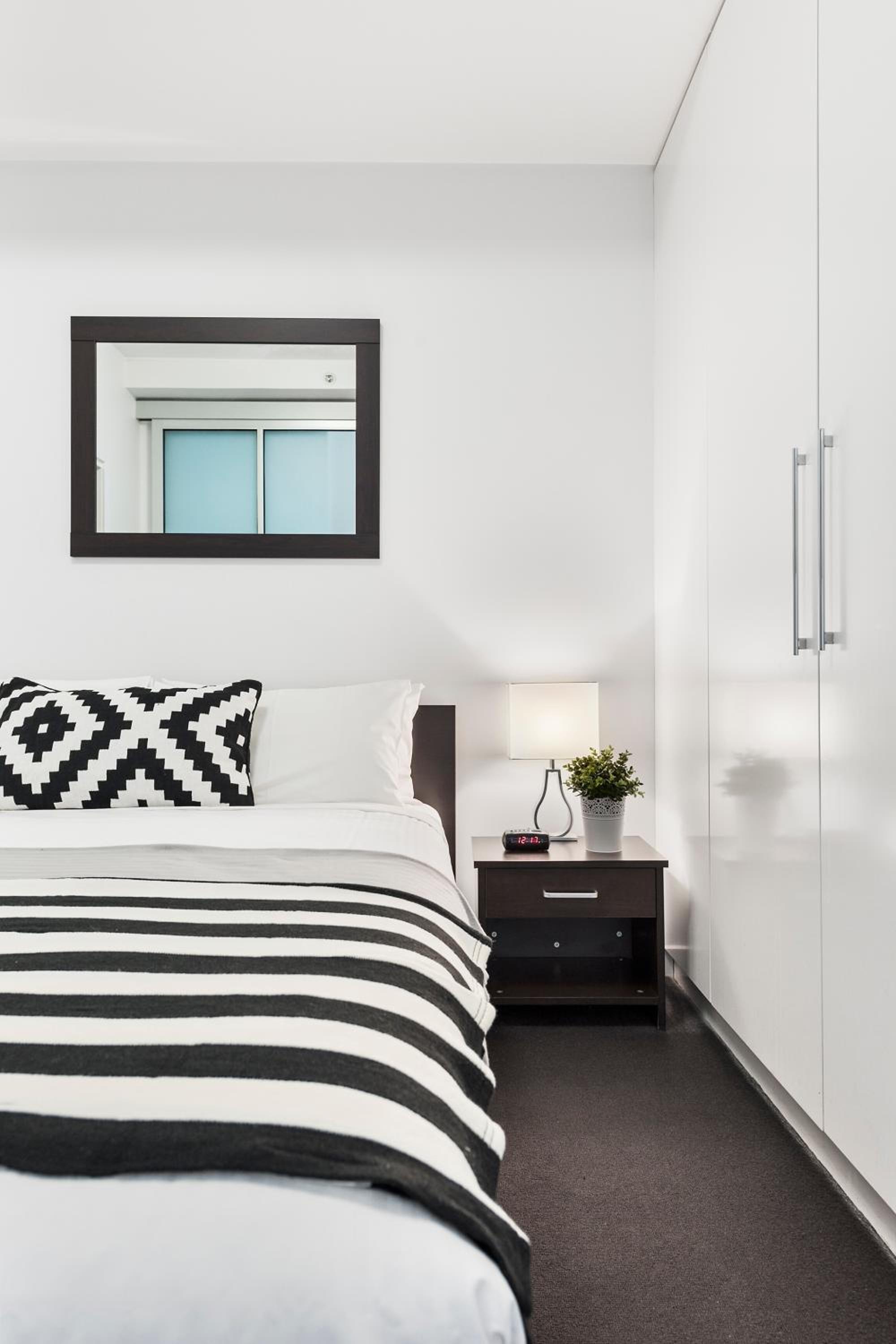 Soho One-Bedroom Apartment with Marina View