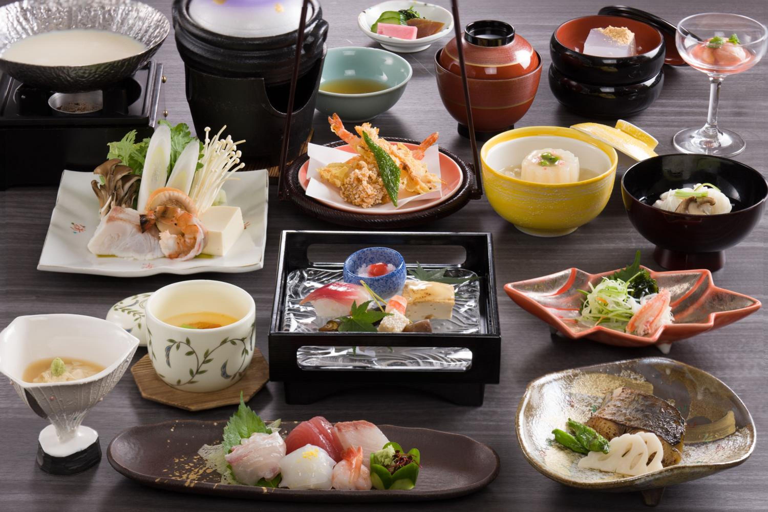 Japanese-Style Room with Dining Room Dinner - Photo 3