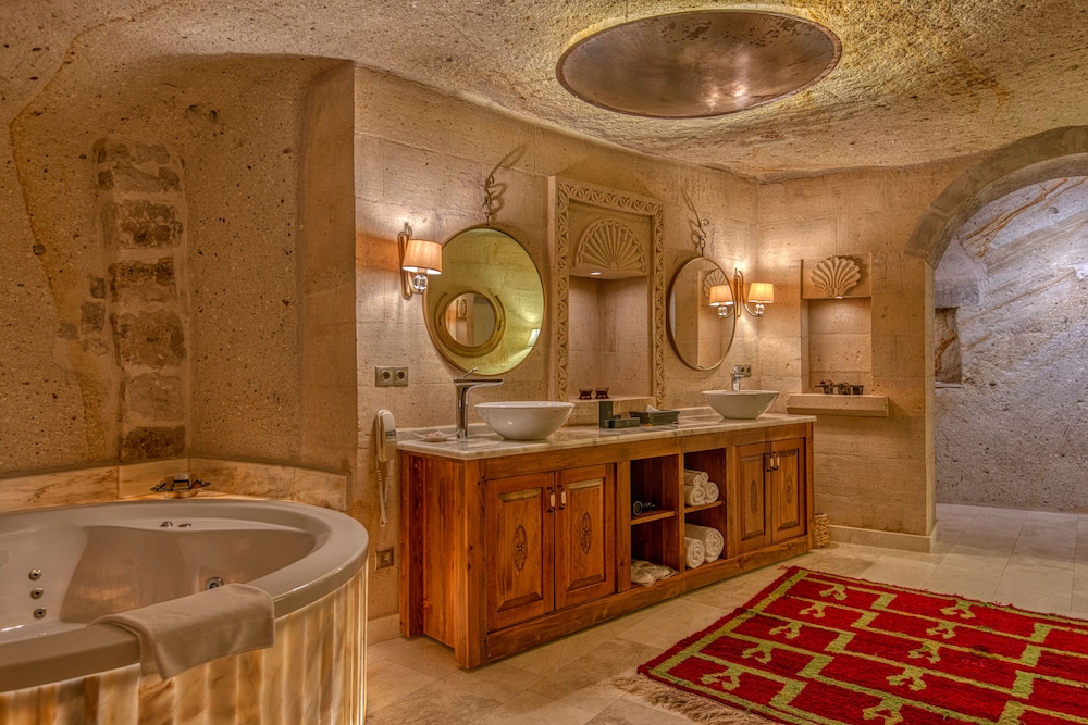 Muhteshem Imperial Pool Suite - Photo 15