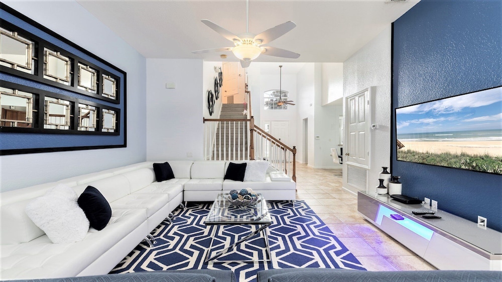 House, Multiple Beds, Pool Access, Pool View (2622DV WH)