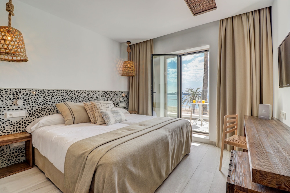 Double Room, Sea View - Photo 1