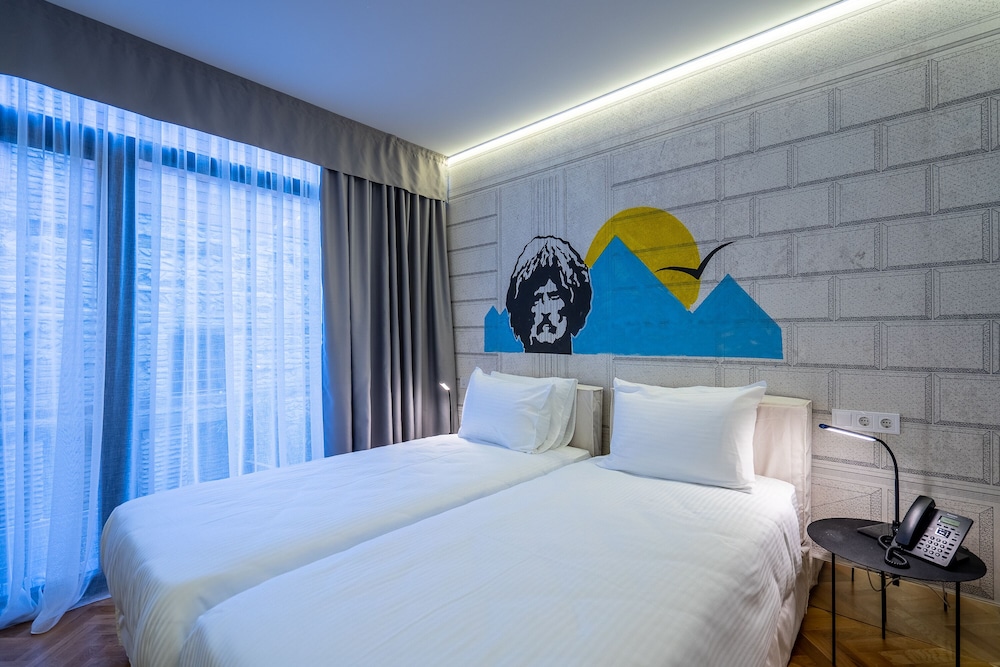 Standard Twin Room - Photo 14